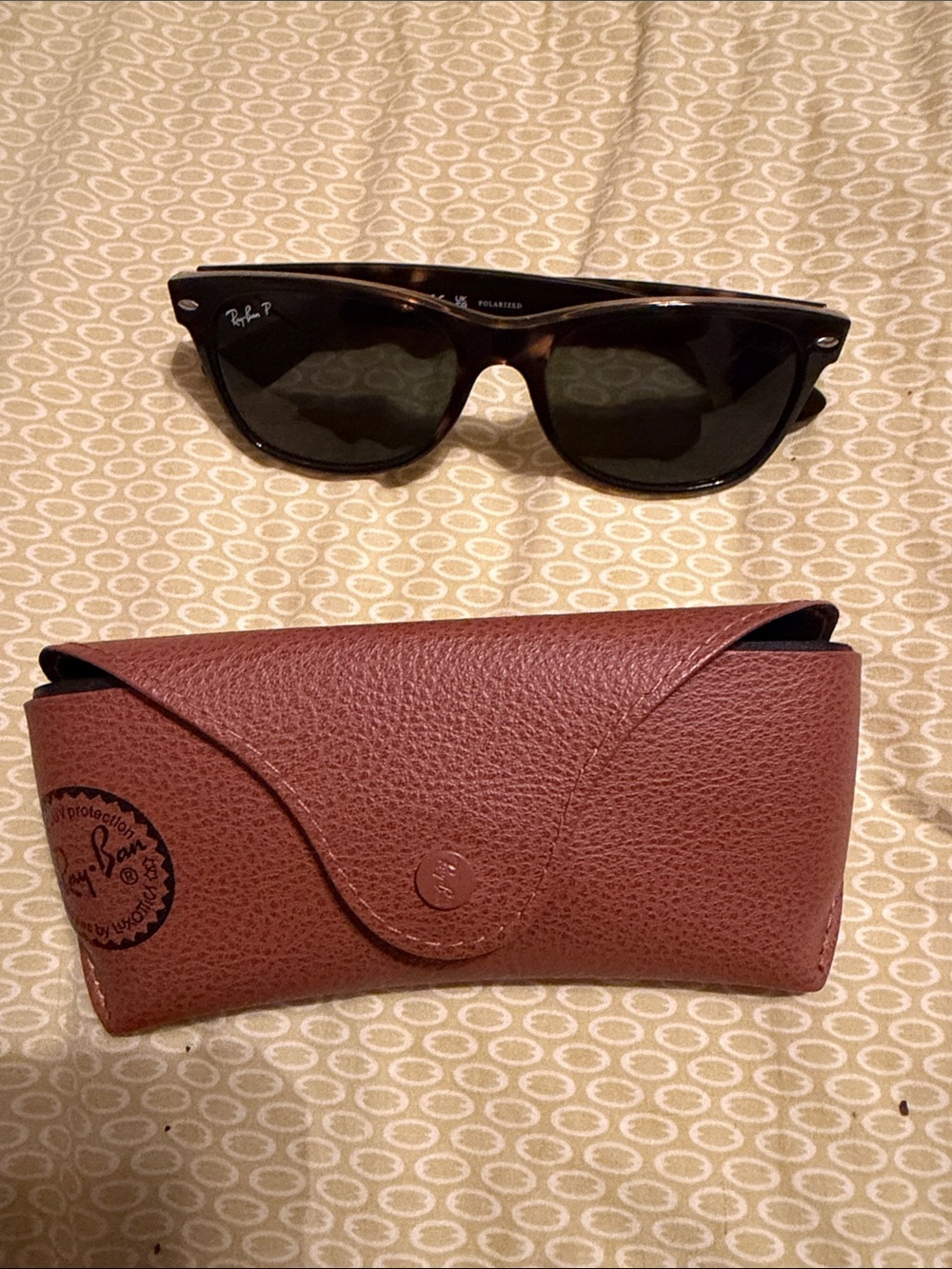 Ray-Ban Men’s turquoise Frame Polarized Sunglasses with Brown Case - Picture 1 of 3